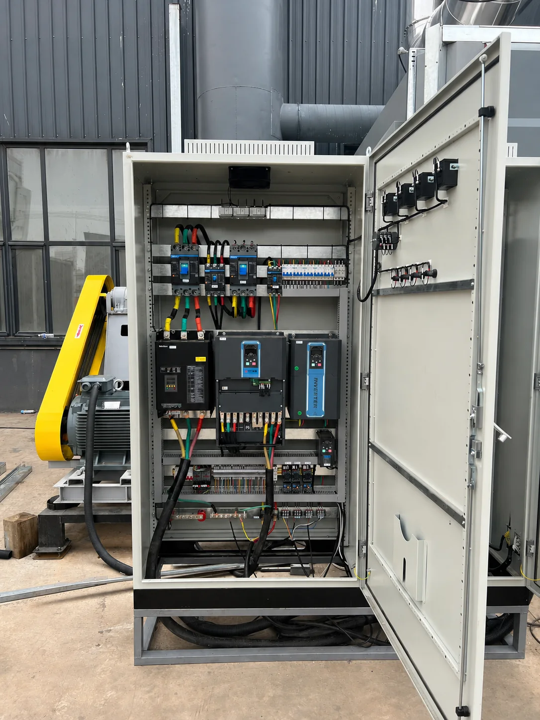 Power Distribution Cabinet